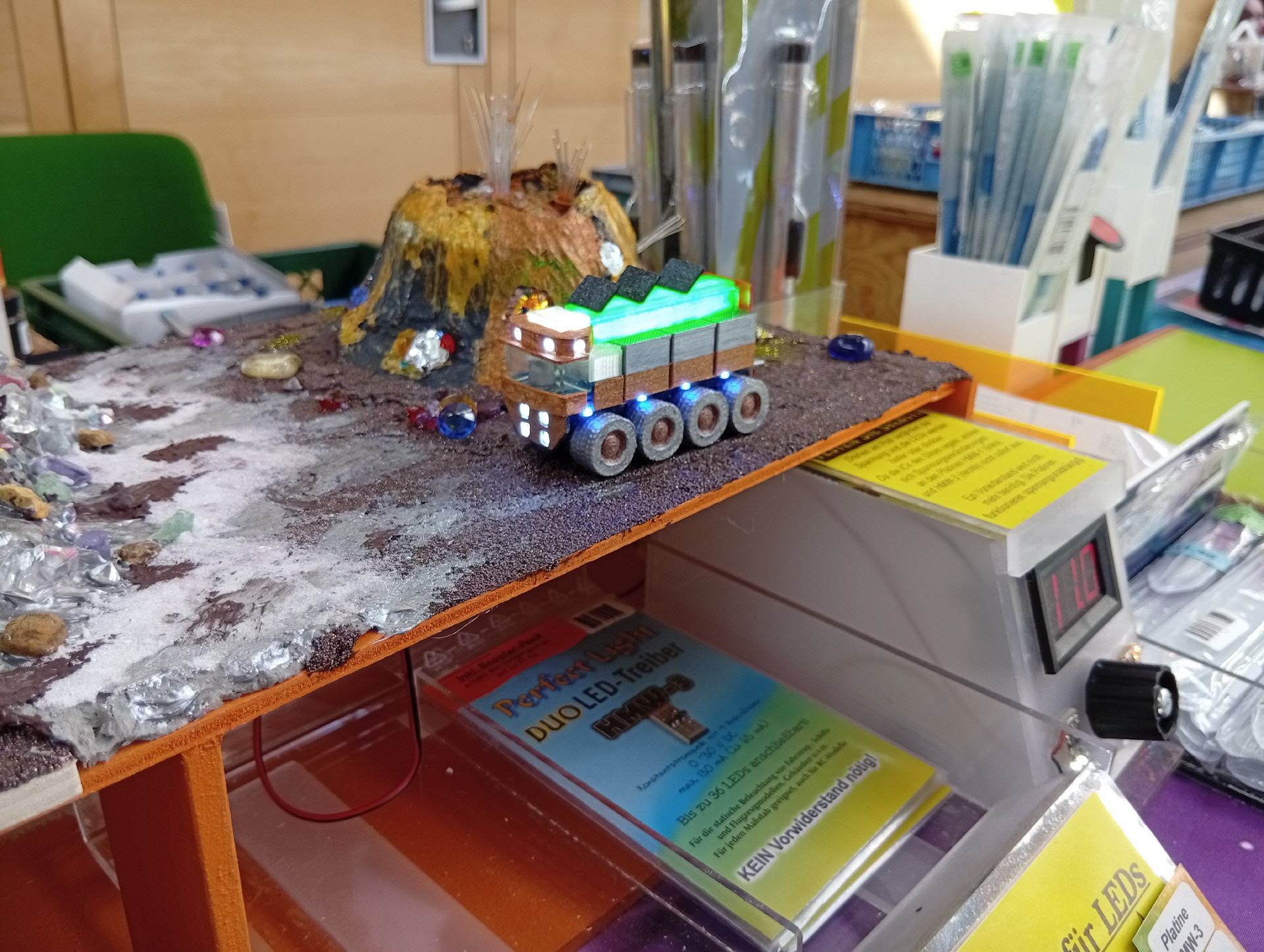 Fantasy-Diorama nach Entfernung des Schaukastens